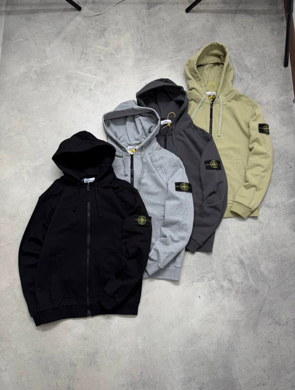 2x1 : Felpa Zip Stone Island Cappuccio